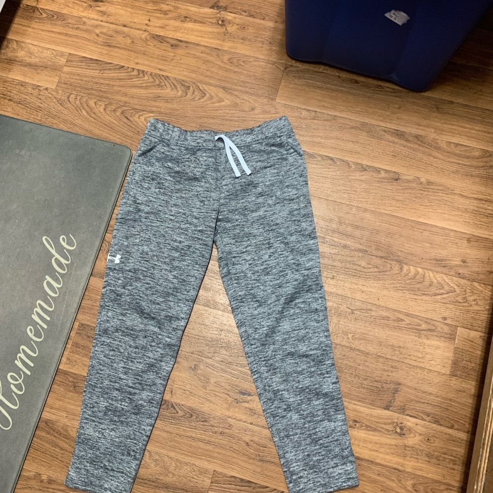 Girls grey under armour sweatpants